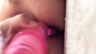 Japanense Machika cums loud with DP dildo