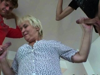 Very old blonde granny double penetration